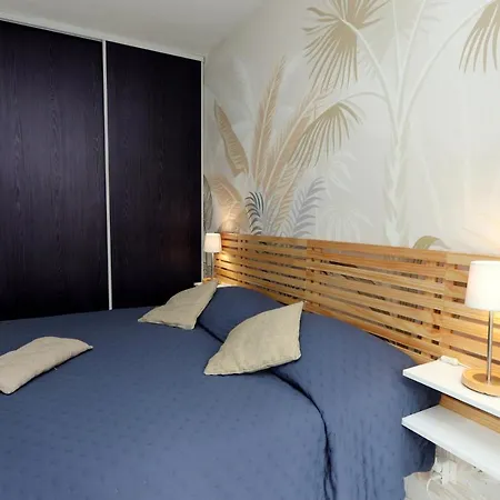 Coquet 2 Pieces En Bord De Dans Quartier Residentiel Climatise, Pkg, Piscine Lejlighed *