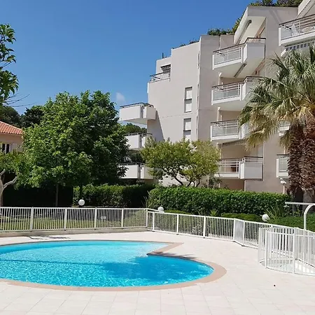 Appartement Coquet 2 Pieces En Bord De Dans Quartier Residentiel Climatise, Pkg, Piscine *